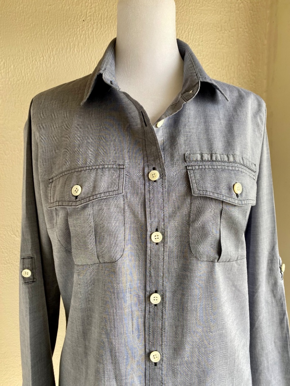 J. Crew The Perfect Shirt cotton long sleeve button-down in blue chambray Size 6 - Picture 2 of 11